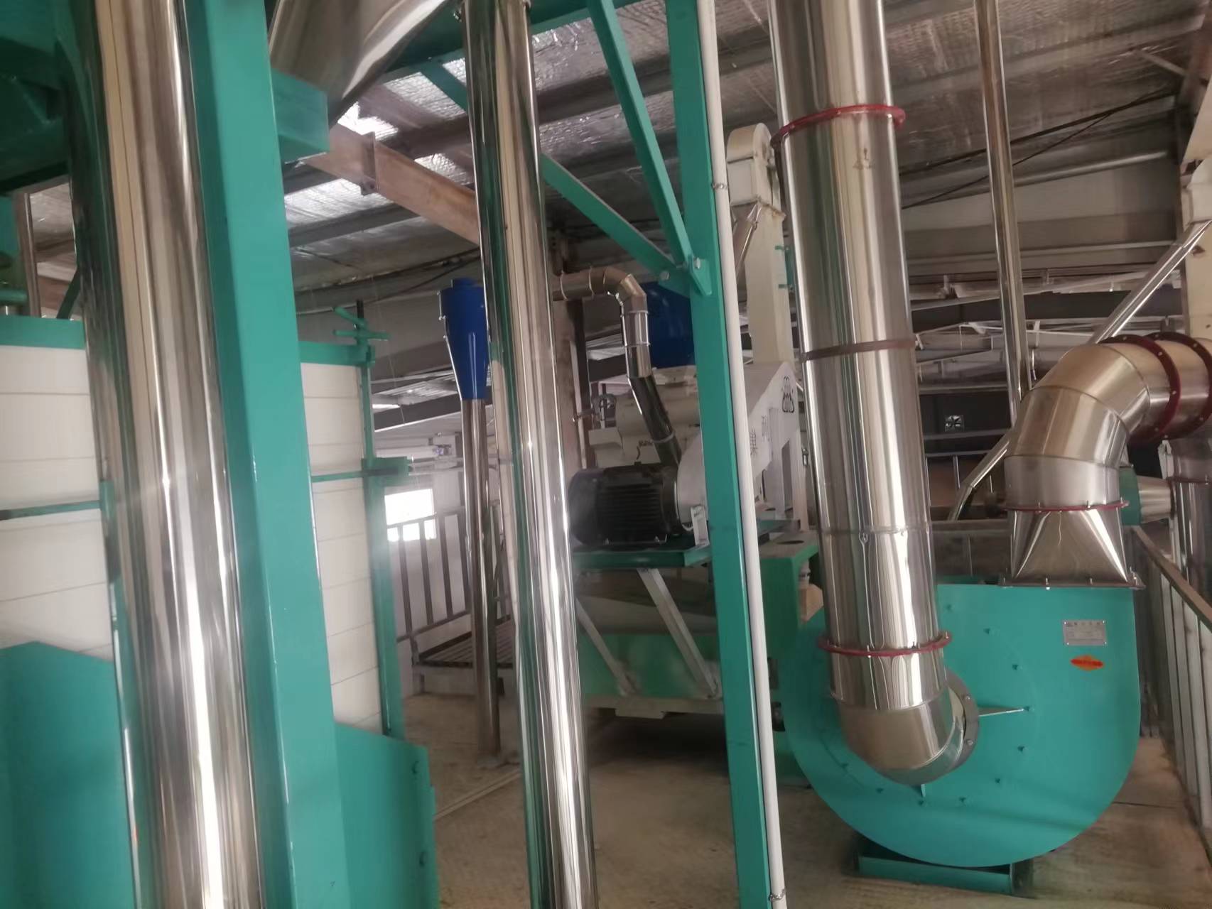 河南鶴壁市?？h六加二石磨面粉機